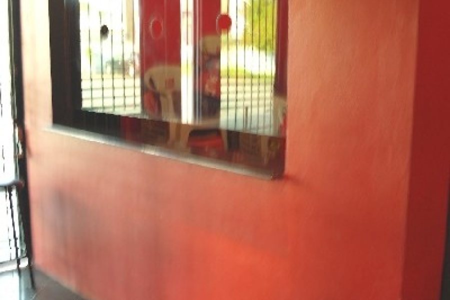 Predio com 1296m², 3 dormitórios, no bairro De Lazzer em Caxias do Sul para Comprar