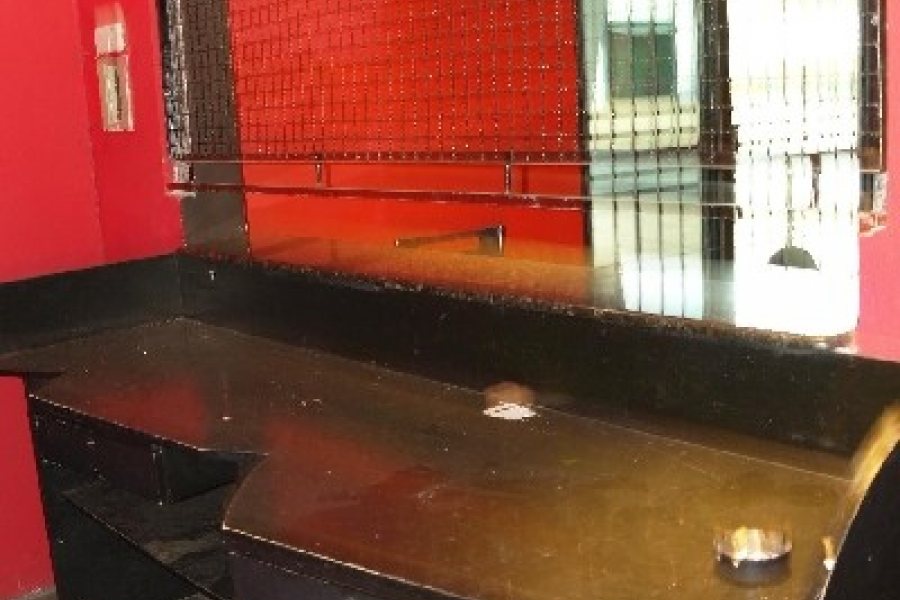 Predio com 1296m², 3 dormitórios, no bairro De Lazzer em Caxias do Sul para Comprar