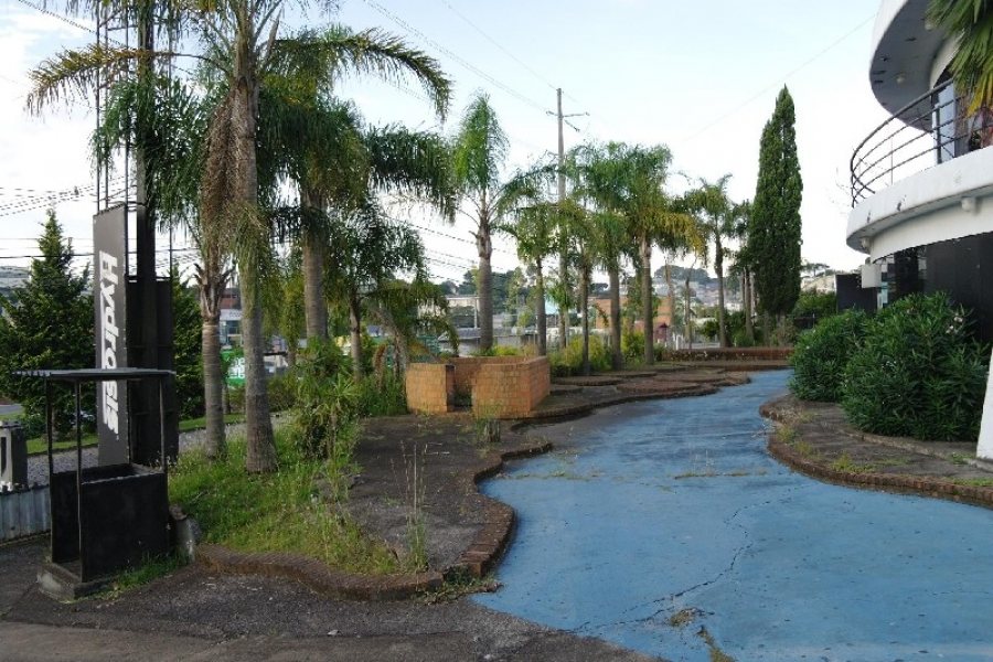 Predio com 1296m², 3 dormitórios, no bairro De Lazzer em Caxias do Sul para Comprar