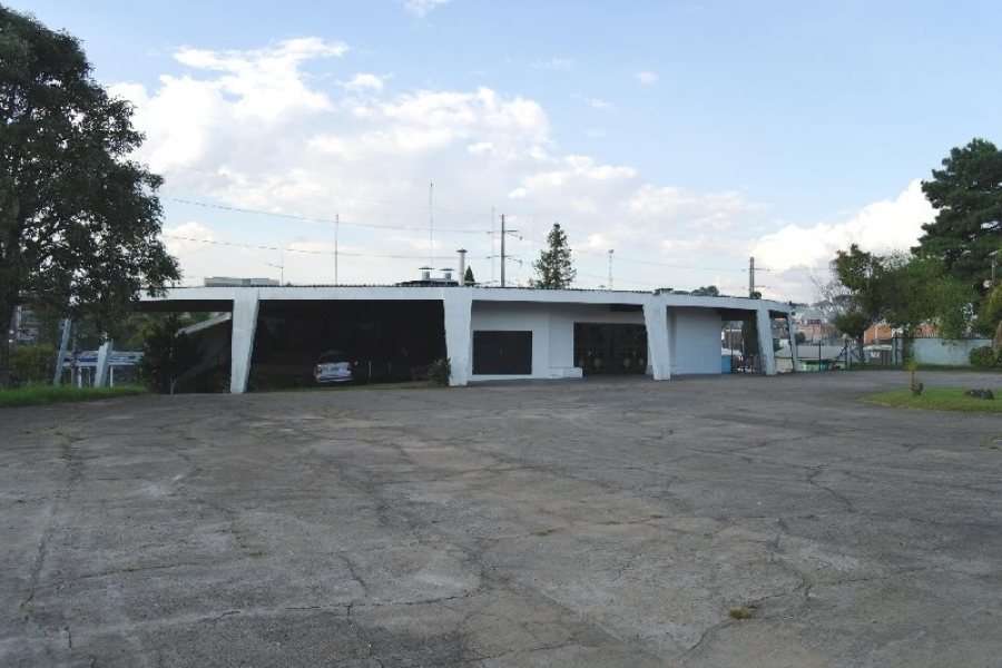 Predio com 1296m², 3 dormitórios, no bairro De Lazzer em Caxias do Sul para Comprar