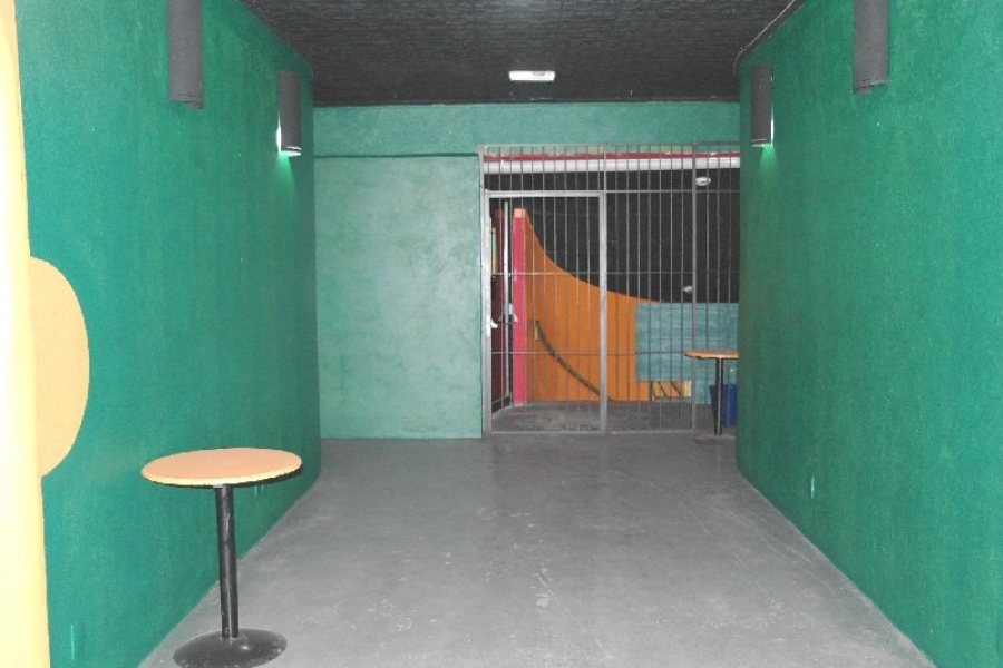 Predio com 1296m², 3 dormitórios, no bairro De Lazzer em Caxias do Sul para Comprar