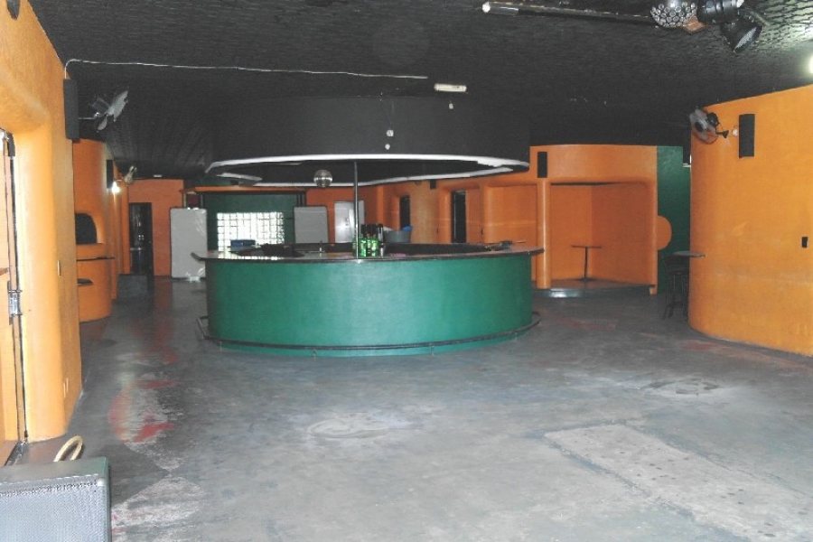 Predio com 1296m², 3 dormitórios, no bairro De Lazzer em Caxias do Sul para Comprar