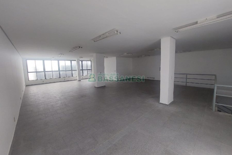 Loja com 376m², no bairro Centro em Caxias do Sul para Alugar
