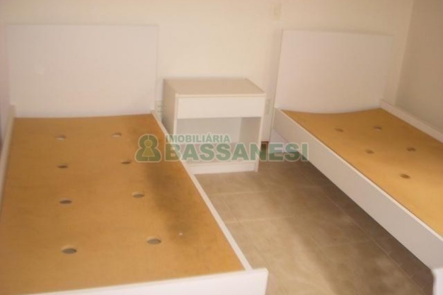 Apartamento com 50m², 1 dormitório, 1 vaga, no bairro Petrópolis em Caxias do Sul para Alugar