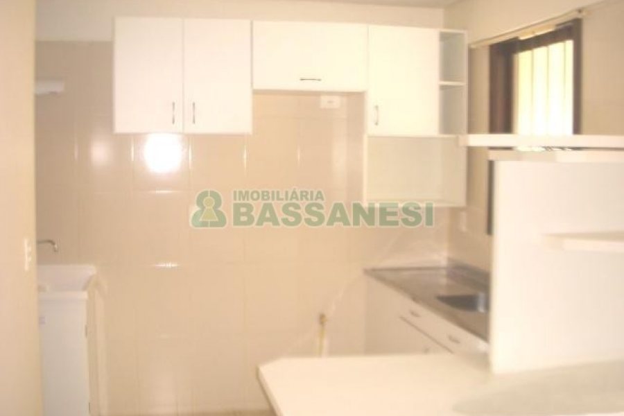 Apartamento com 50m², 1 dormitório, 1 vaga, no bairro Petrópolis em Caxias do Sul para Alugar