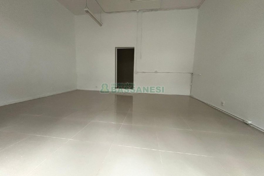 Loja com 70m², no bairro São Pelegrino em Caxias do Sul para Alugar