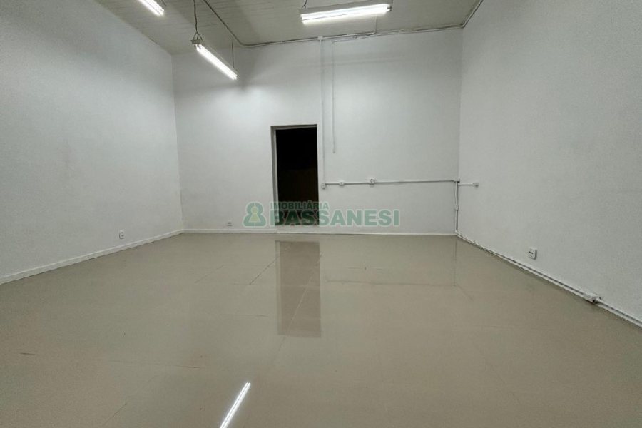 Loja com 70m², no bairro São Pelegrino em Caxias do Sul para Alugar