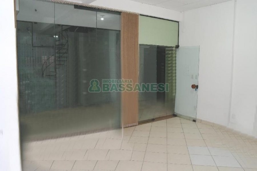 Loja com 57m², no bairro Centro em Caxias do Sul para Alugar