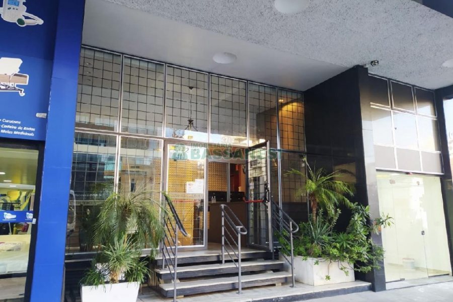 Sala com 80m², no bairro Centro em Caxias do Sul para Alugar ou Comprar