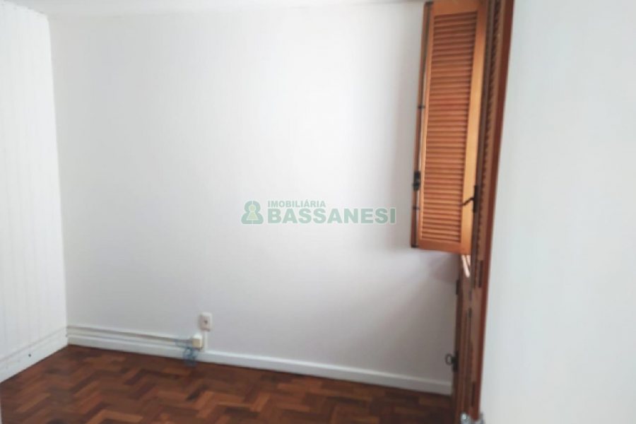 Sala com 80m², no bairro Centro em Caxias do Sul para Alugar ou Comprar