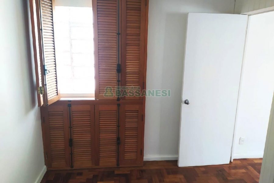 Sala com 80m², no bairro Centro em Caxias do Sul para Alugar ou Comprar
