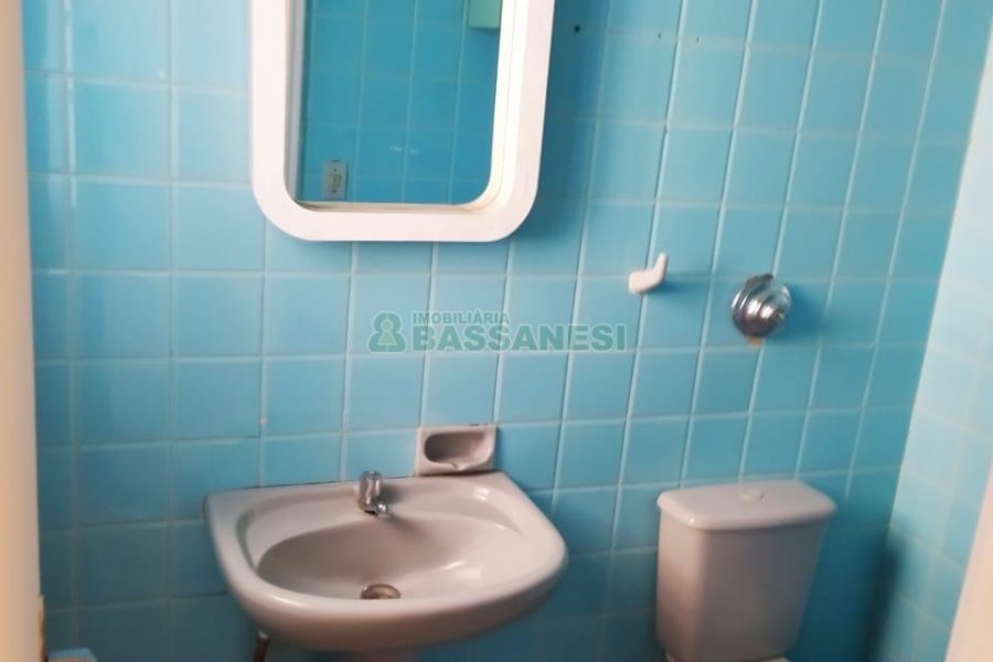 Sala com 80m², no bairro Centro em Caxias do Sul para Alugar ou Comprar