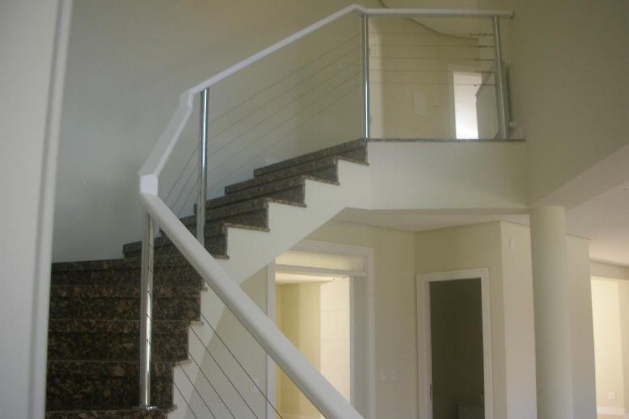 Casa com 400m², 3 dormitórios, 3 vagas, no bairro Jardim América em Caxias do Sul para Comprar