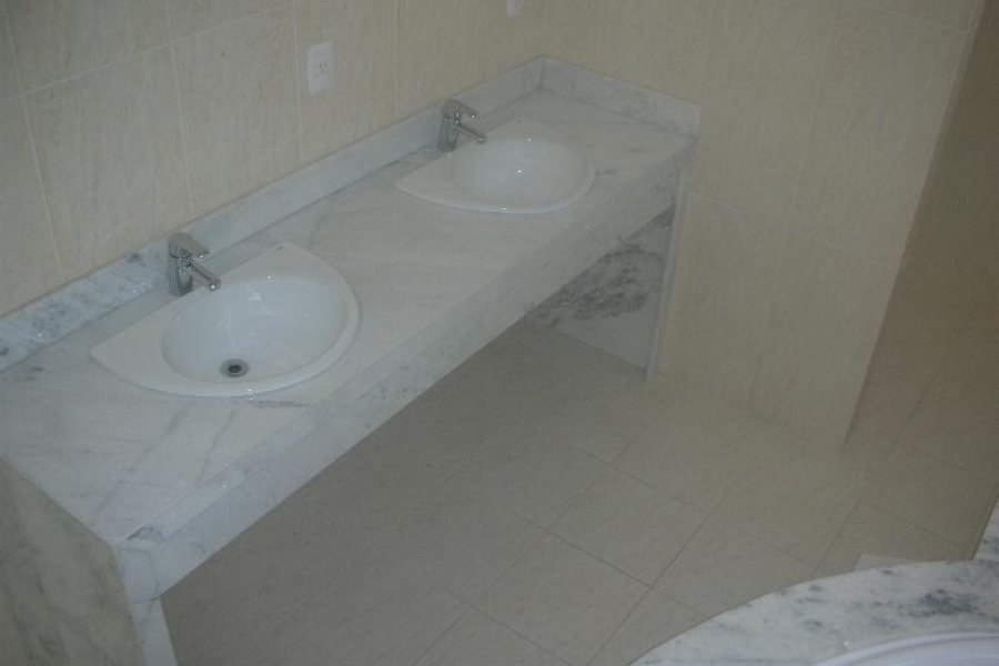 Casa com 400m², 3 dormitórios, 3 vagas, no bairro Jardim América em Caxias do Sul para Comprar