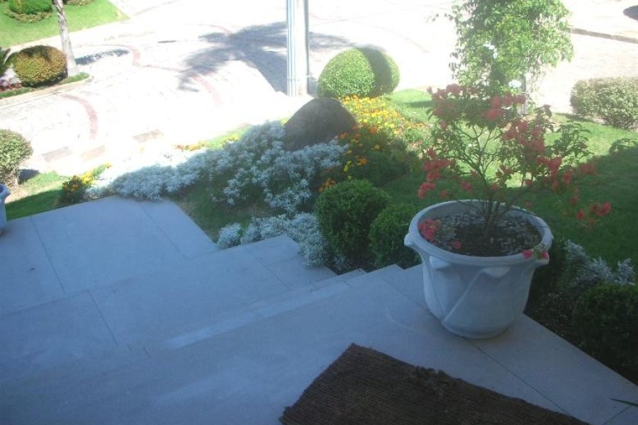 Casa com 400m², 3 dormitórios, 3 vagas, no bairro Jardim América em Caxias do Sul para Comprar