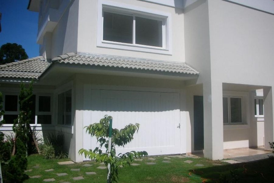 Casa com 400m², 3 dormitórios, 3 vagas, no bairro Jardim América em Caxias do Sul para Comprar