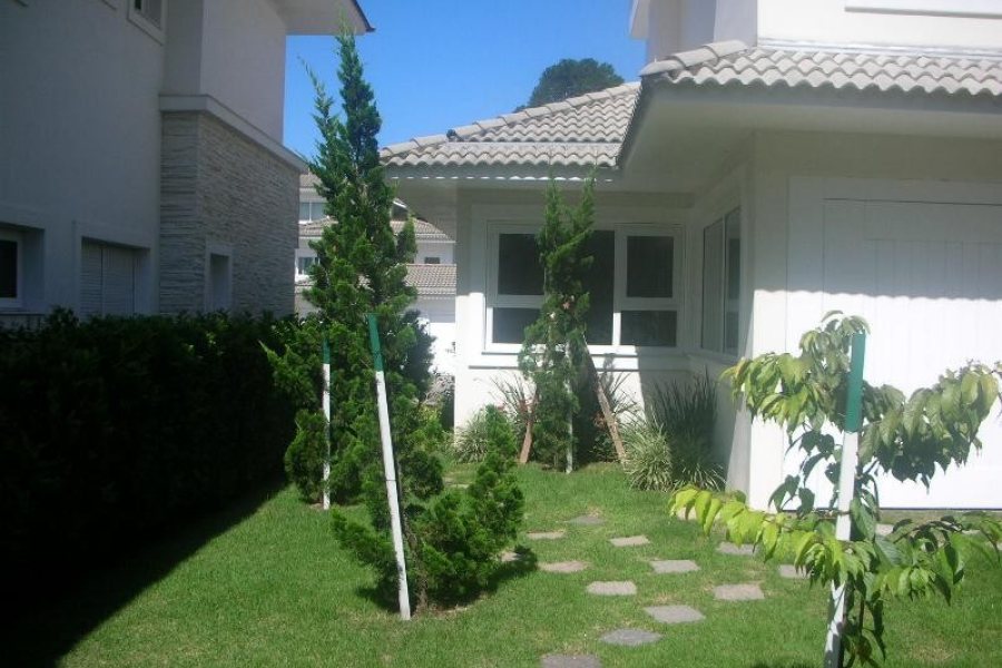Casa com 400m², 3 dormitórios, 3 vagas, no bairro Jardim América em Caxias do Sul para Comprar