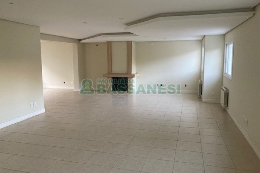 Casa com 400m², 3 dormitórios, 3 vagas, no bairro Jardim América em Caxias do Sul para Comprar