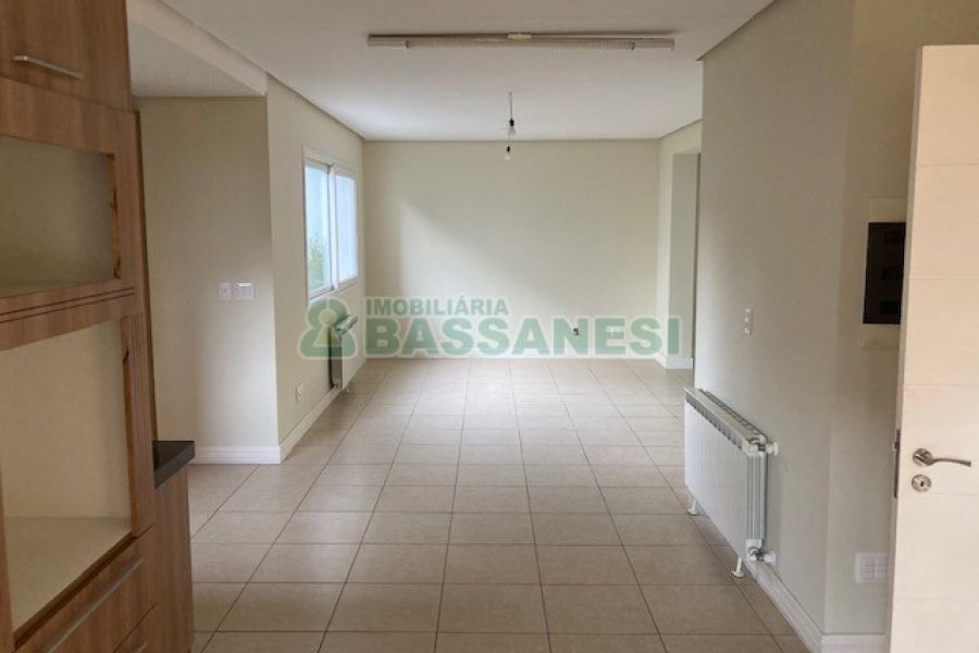 Casa com 400m², 3 dormitórios, 3 vagas, no bairro Jardim América em Caxias do Sul para Comprar