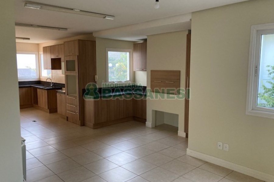 Casa com 400m², 3 dormitórios, 3 vagas, no bairro Jardim América em Caxias do Sul para Comprar