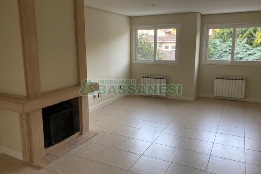 Casa com 400m², 3 dormitórios, 3 vagas, no bairro Jardim América em Caxias do Sul para Comprar